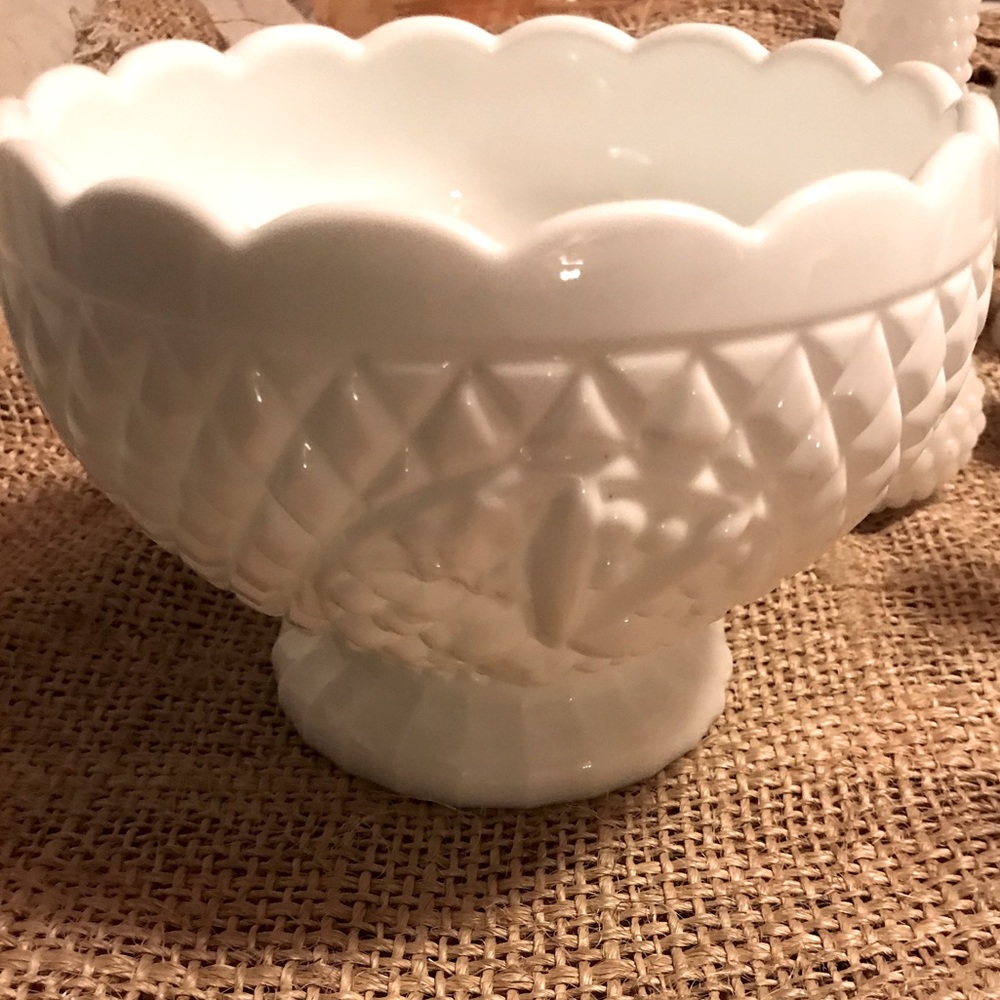 Vintage Denmark milk glass 10$